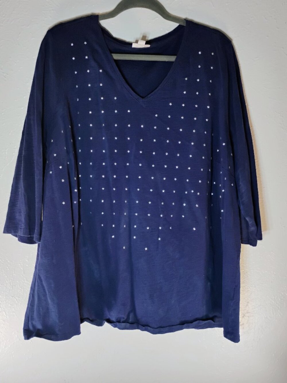 Avenue Navy Blue with Silver Stars V-Neck 3/4 Sleeve T-Shirt Size 26/28